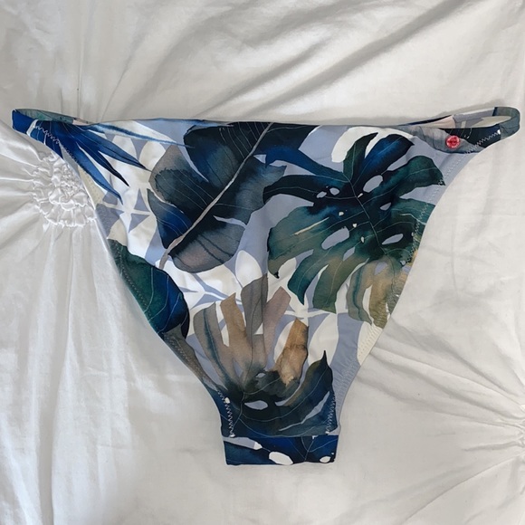 Tropical Bikini🏝🍍🌾 - Picture 5 of 13